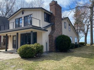 396 N Lakeshore Dr, Holland, MI 49424