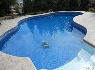 911 Zimmermann Trail Ct, Fenton, MO