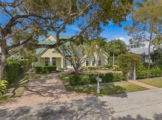 775 Broad Ct N, Naples, FL 34102