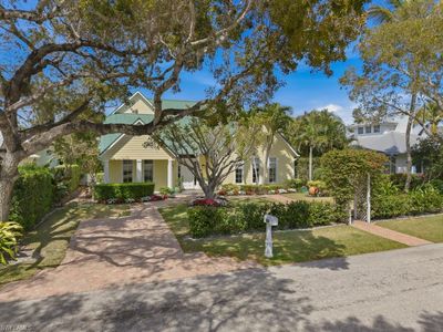 775 Broad CT N, Naples, FL, 34102