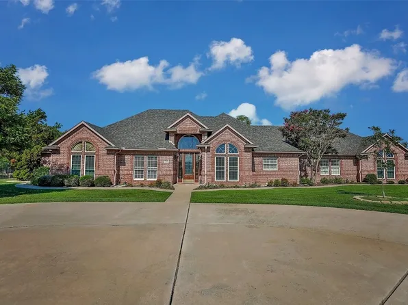 701 Stoneridge Dr, Gainesville, TX 76240