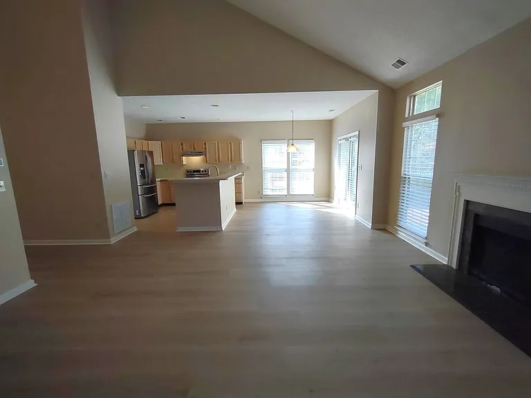 1111 Land Grant Rd — Photo 10