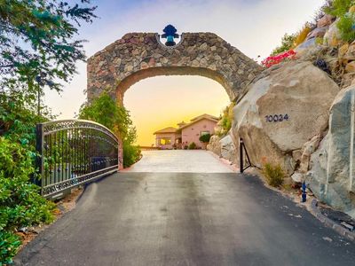 10034 Heavenly Way, La Mesa, CA, 91941