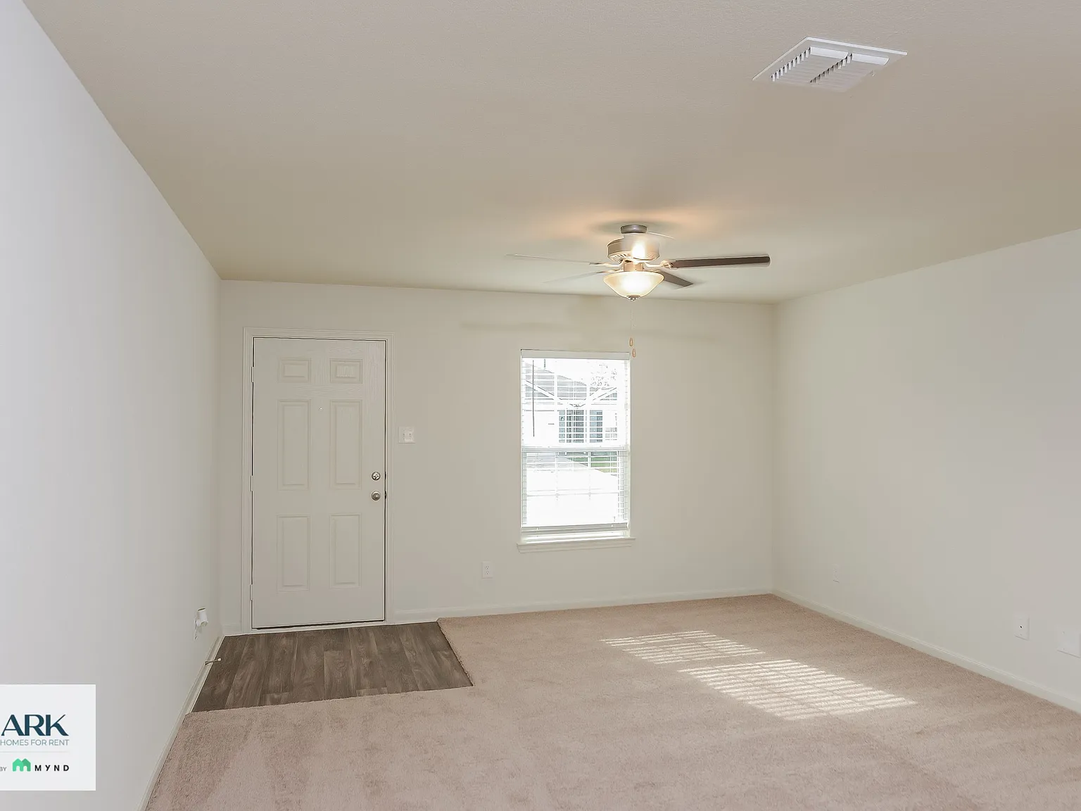 3 bed, 2.5 bath, 1428 sqft, $1,749 — Photo 3
