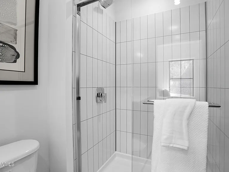 1200 Capitol St #201 — Photo 17