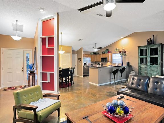 5th image of 6571 Grosvenor Ln