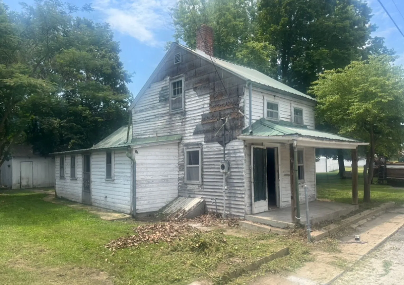 Historic Downtown! $390 Month / $900 Down — Photo 4