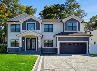 770 Cedar Street, Syosset, NY 11791