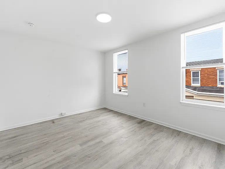 1543 N Myrtlewood St — Photo 13