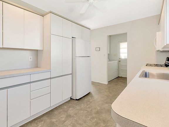 4th image of 20 Birch St