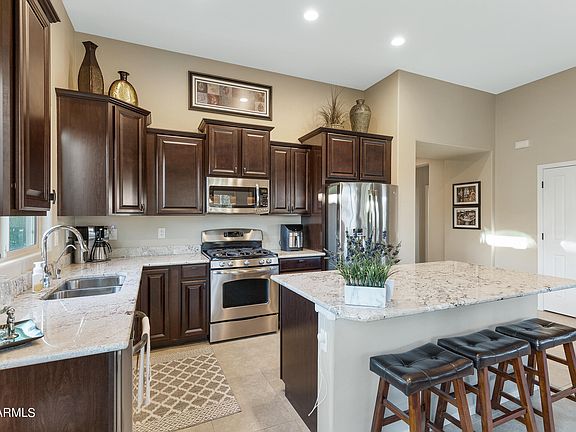 4th image of 42925 W DARTER Drive