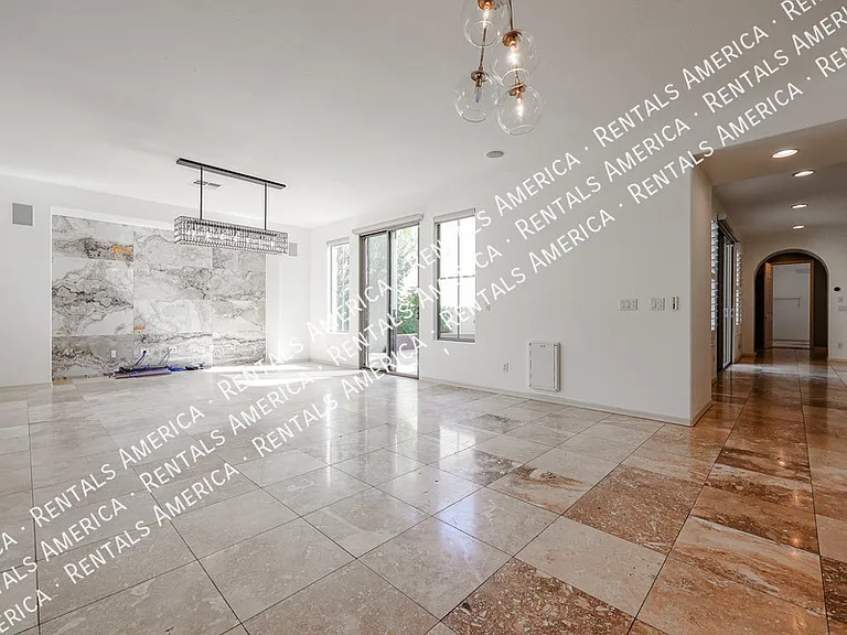 3966 E Crest Ln — Photo 8