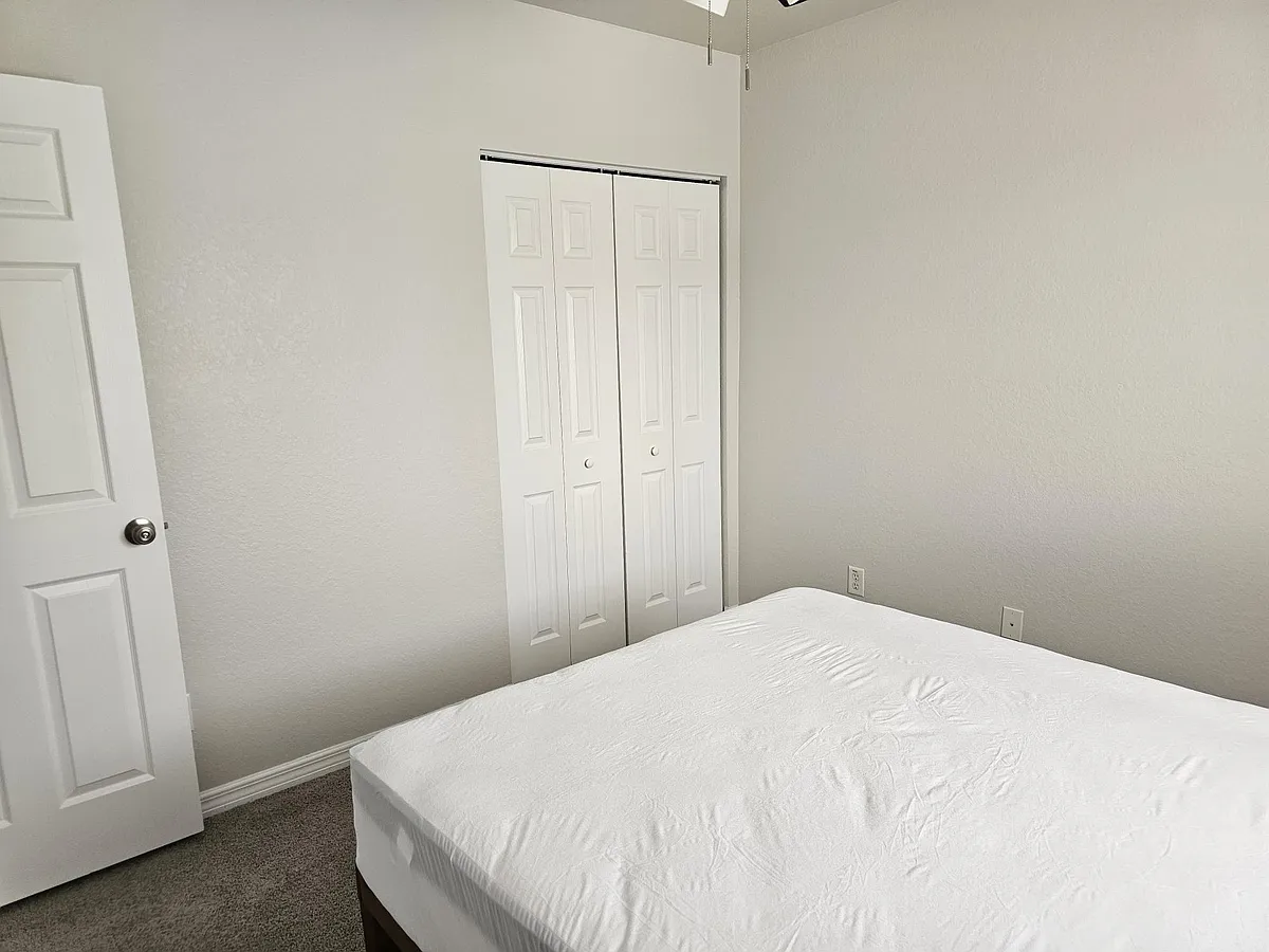 Building Photo - 9519 Roundstone Cir