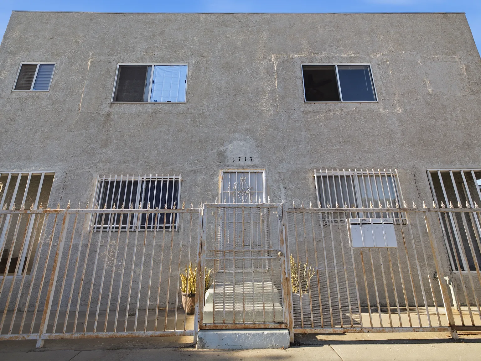 2 bed, 650 sqft, $2,550 — Photo 2
