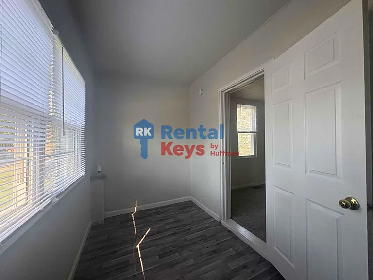 1418 Jackson Ave — Photo 6