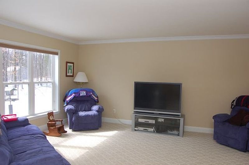 5th image of 9 COBBLE HILL Court