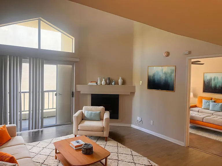 21550 Burbank Blvd #312 — Photo 5
