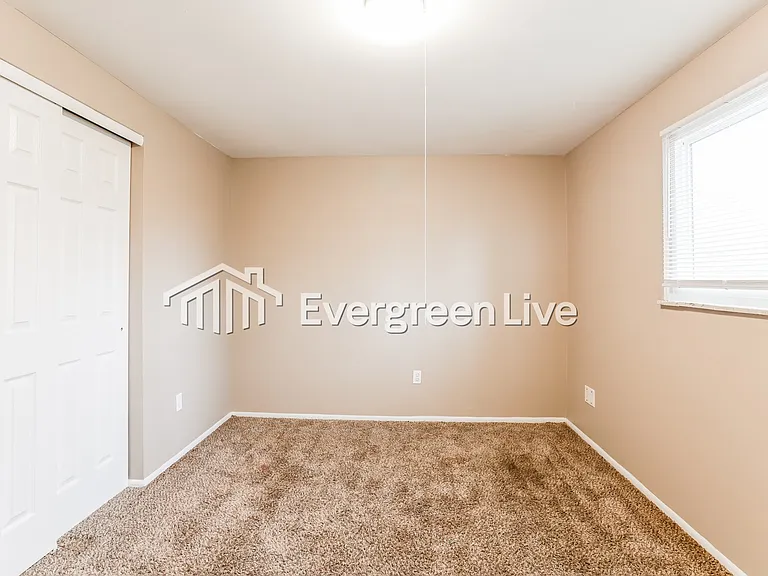 5036 Albany Dr — Photo 9