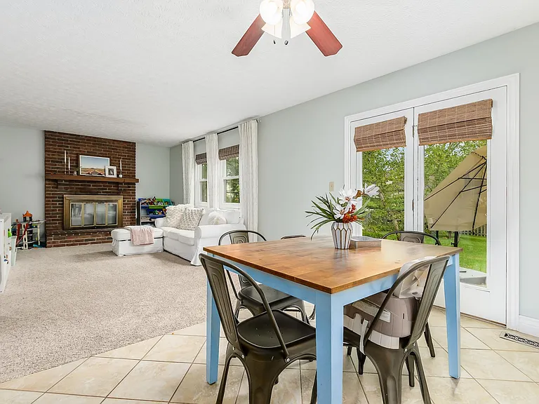 2104 Scottingham Dr — Photo 9