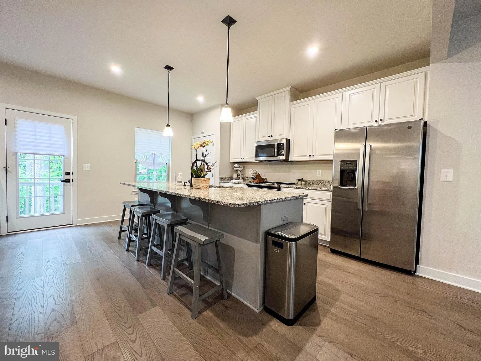 4 bed, 5.0 bath, 1782 sqft, $3,800 — Photo 2