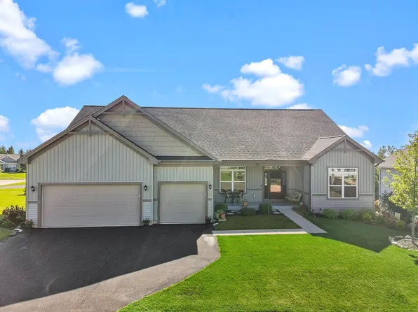 309 North Stone Ridge DRIVE, Lake Geneva, WI 53147