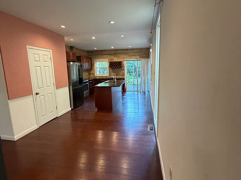 2331 E Susquehanna Ave — Photo 16
