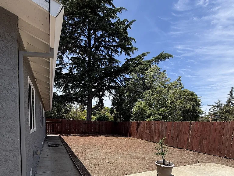 1115 Church St — Photo 15