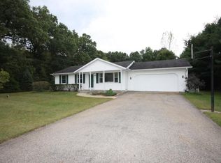 28045 Two Oaks Cir, Lawton, MI 49065