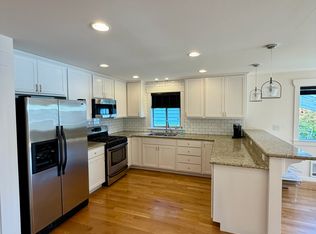 850B NE 94th St #B, Seattle, WA 98115