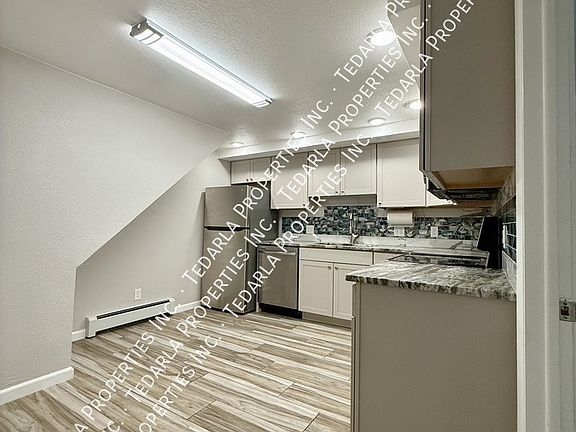 5th image of 3237 S Grant St #B
