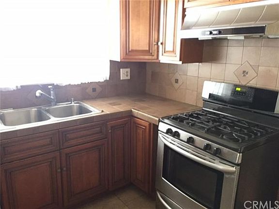 3rd image of 1245 E Carlton Ave