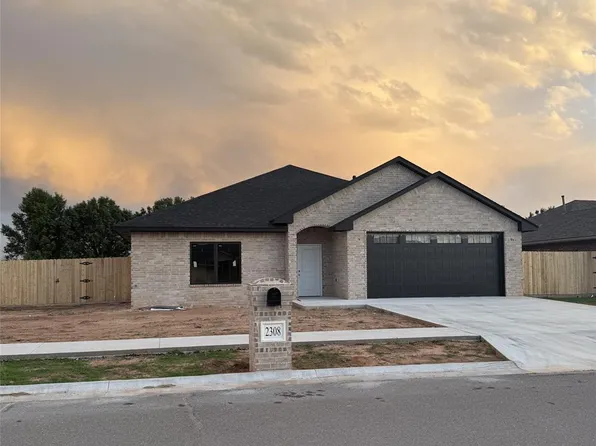 2308 Woodland Way, Weatherford, OK 73096