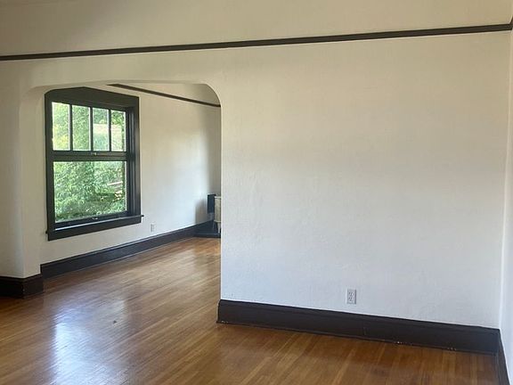 3rd image of 3268 SE Hawthorne Blvd APT 202