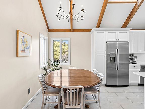 5th image of 4 Meadow Ln