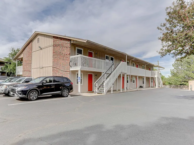 Edelweiss Apartments — Photo 8
