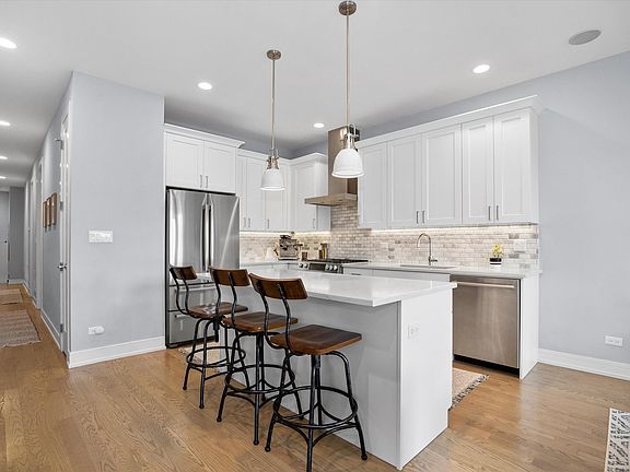 2nd image of 1739 N Humboldt Blvd Unit 2S