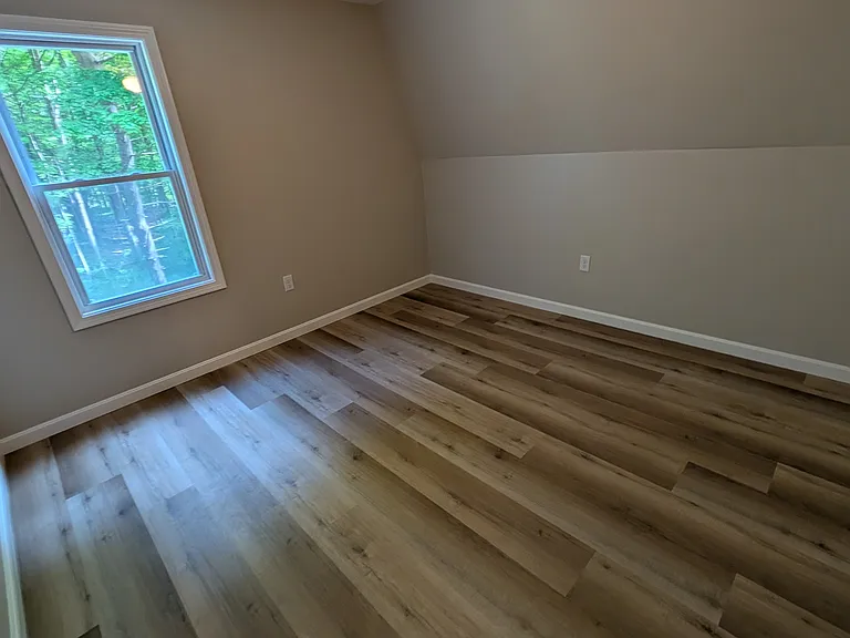 56 Woodstock Ave W #2 — Photo 8