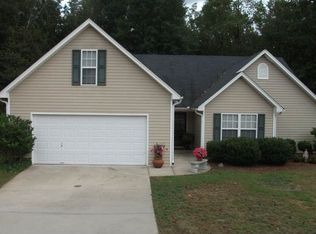 18 Edgefield Dr, Commerce, GA 30529