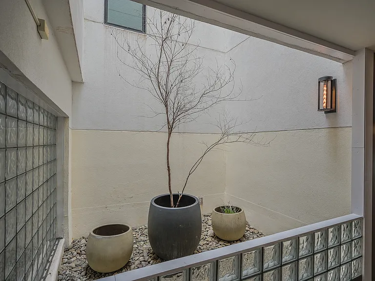 1940 3rd St NE #1 — Photo 13