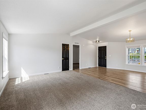 4th image of 105 Robin Court