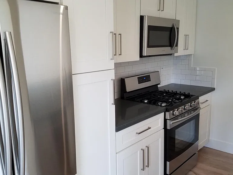 530 S Irena Ave #8 — Photo 10