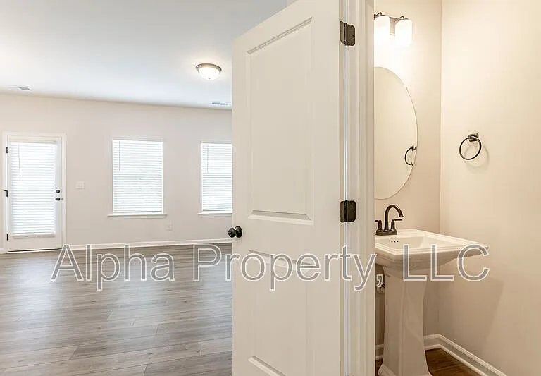12 Lone Cypress St — Photo 7
