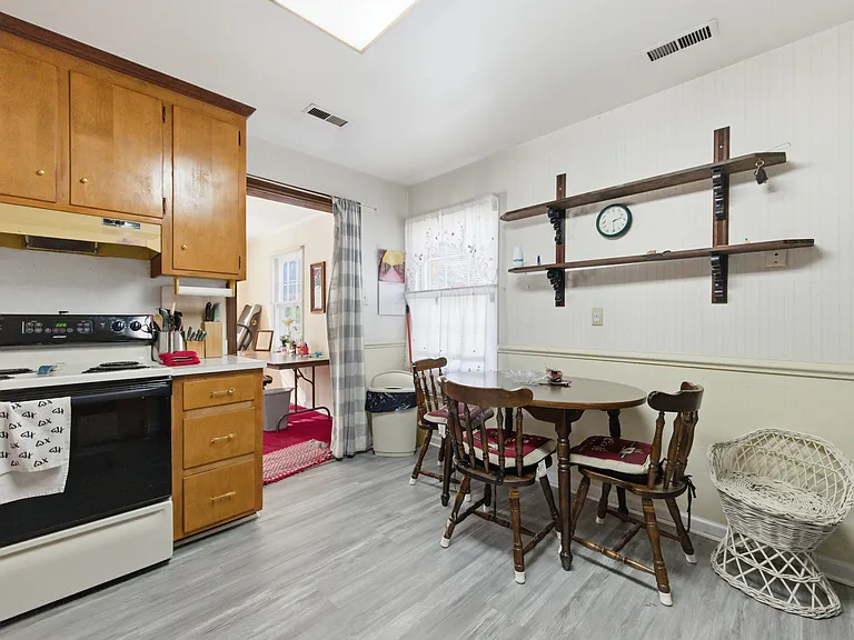 205 Orkney Pl — Photo 13