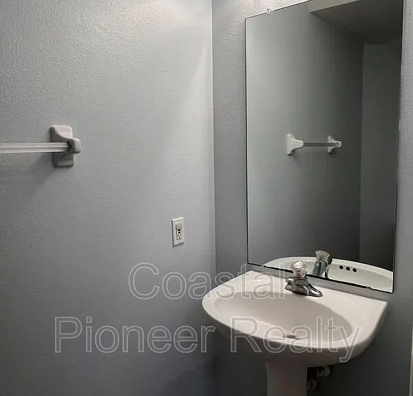 11404 Misty Isle Ln — Photo 21