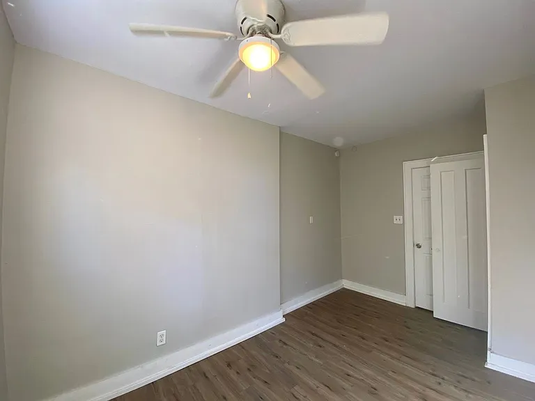 1029 Dana Apts — Photo 22