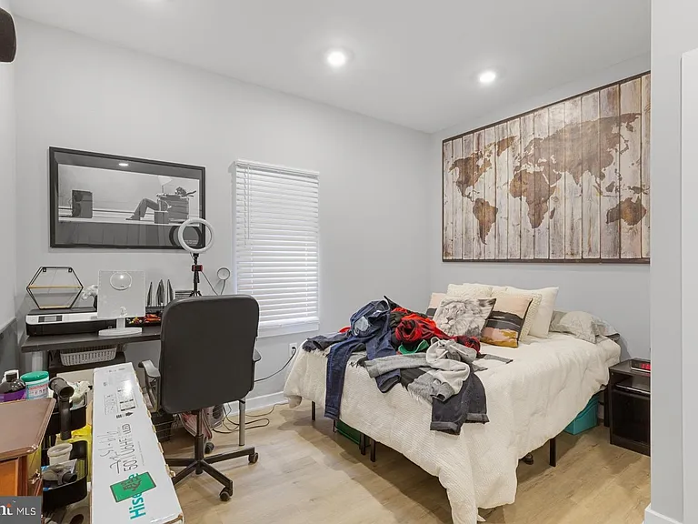 919 N 15th St #1R — Photo 16