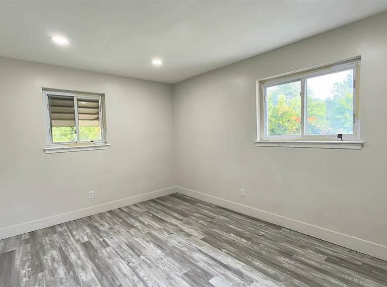38803 Ecorse Rd — Photo 13