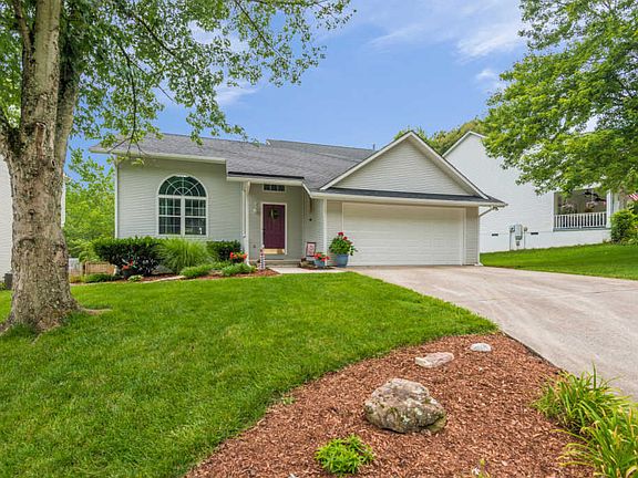 2nd image of 1140 Edenbridge Way