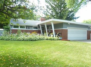 1012 Parkwood Ave, Rockford, IL 61107