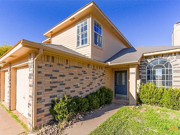 3rd image of 2305 Fieldstone Dr